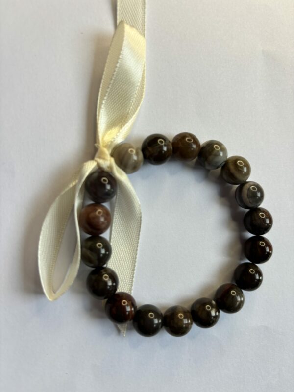 Bracelet en agate fossile pour se reconnecter a ses racines