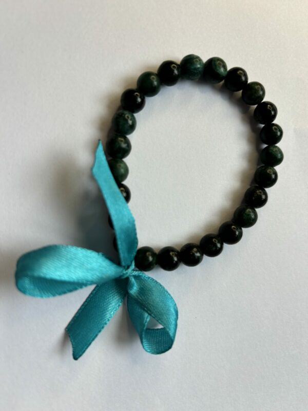 Bracelet en rubis zoïste et ses propriétés ésotériques de passion, énergie et vitalité